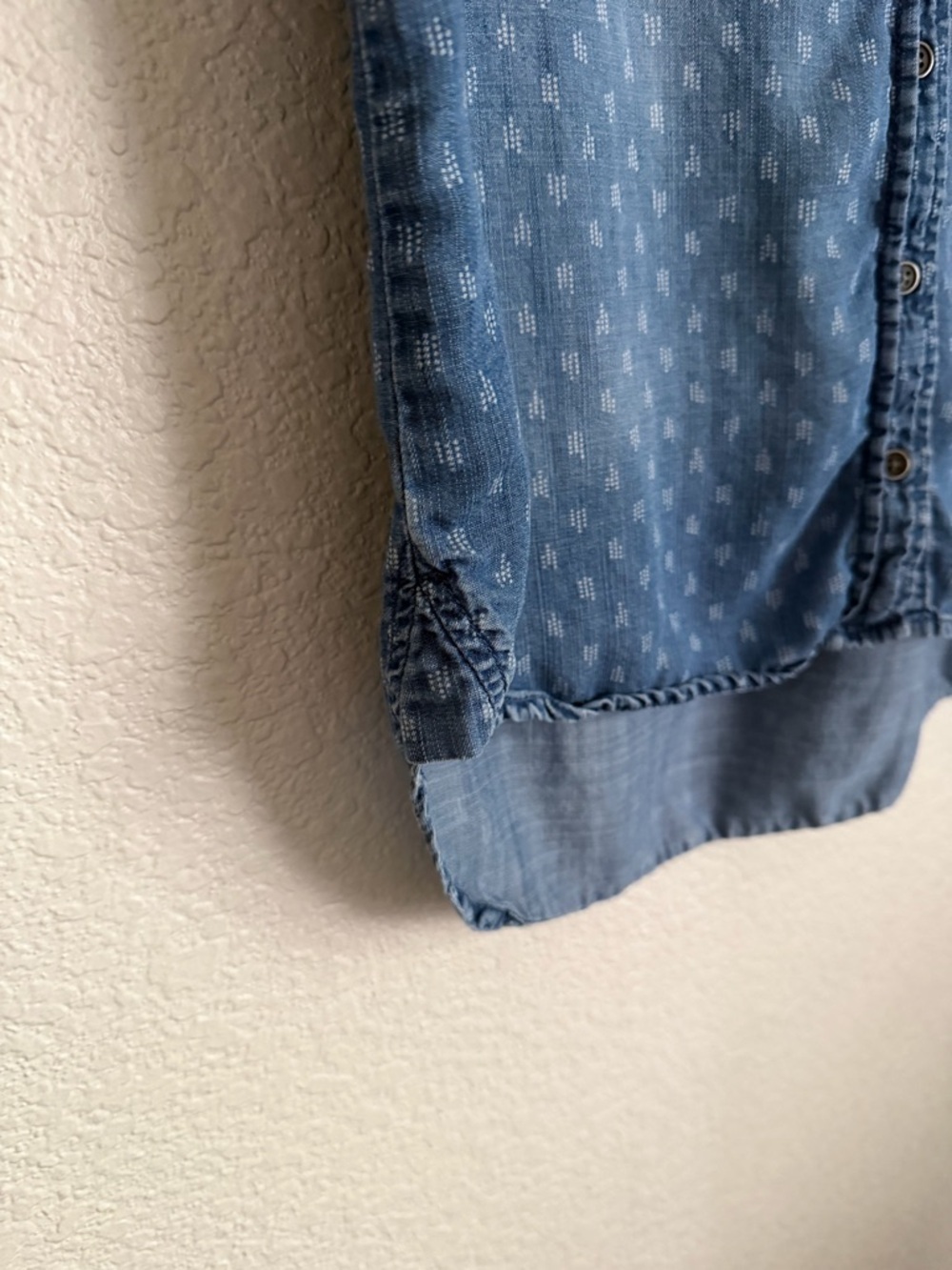 Anthropologie Cloth & Stone Printed Denim Chambray Button Down Shirt S - Picture 5 of 9